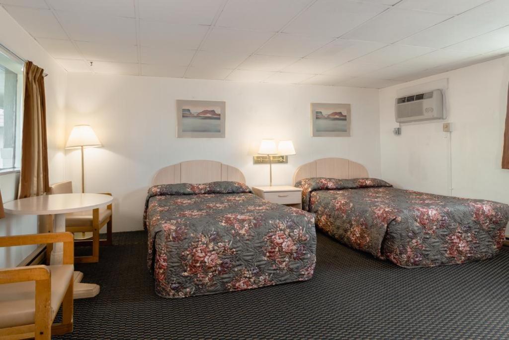 Dubois Manor Motel Exterior photo