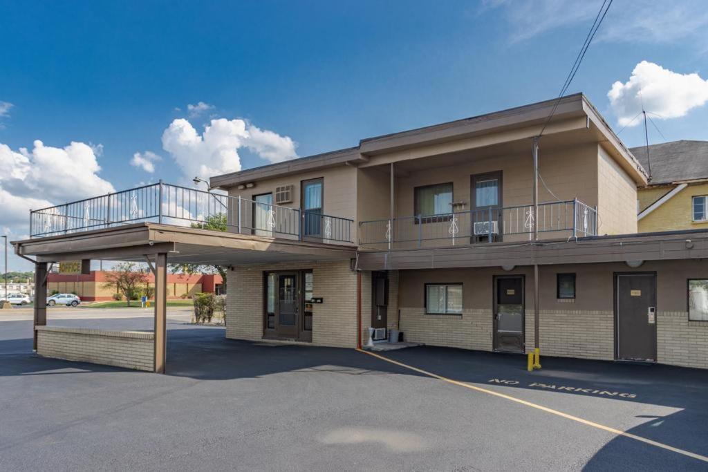 Dubois Manor Motel Exterior photo
